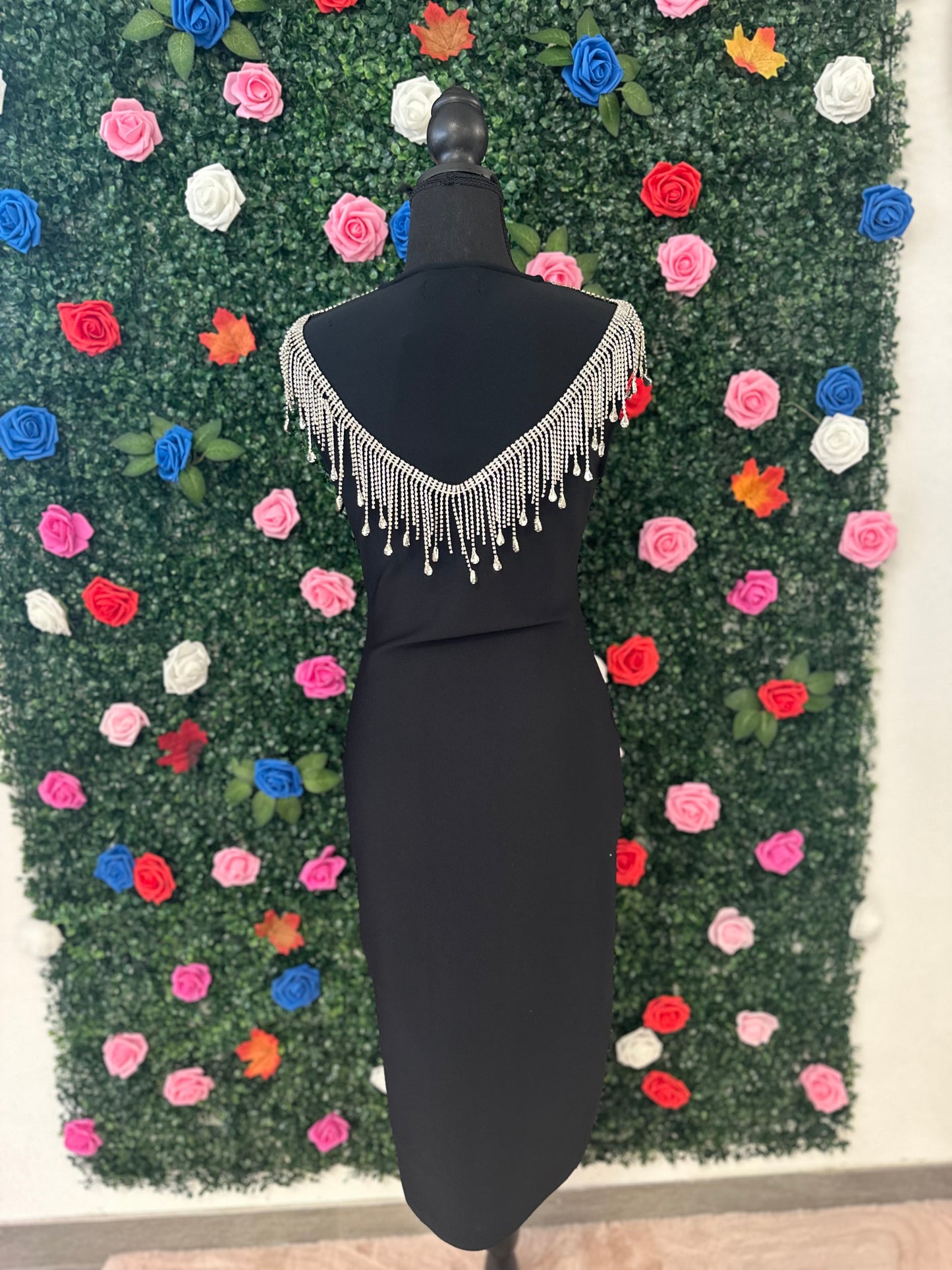 Robe noir frange avec brillants